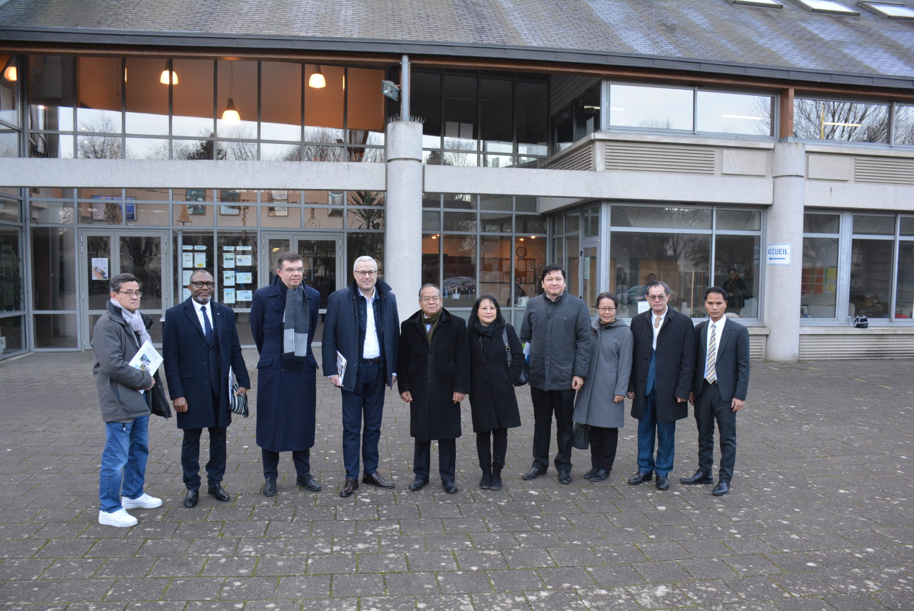 Visite de l'ambassadeur du Laos